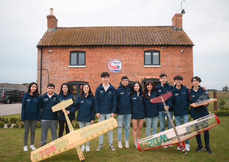 Metrojet Supports Hong Kong Students in Model Aircraft Competition