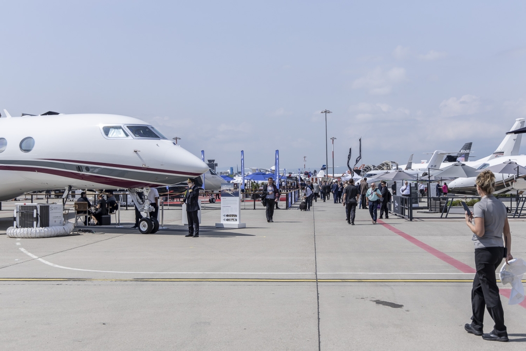 Climate Activists Disrupt EBACE